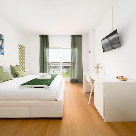 Expo - Double With Ac And Views Гостьовий будинок